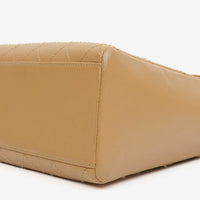 Bolso de Hombro Chanel Straight Flap en Piel de Cordero Beige con Pátina Vintage