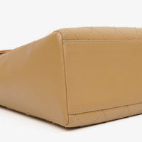 Bolso de Hombro Chanel Straight Flap en Piel de Cordero Beige con Pátina Vintage