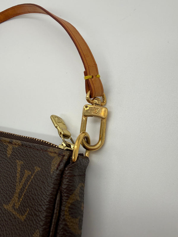 Louis Vuitton pochette accesoires