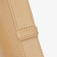 Bolso de Hombro Chanel Straight Flap en Piel de Cordero Beige con Pátina Vintage