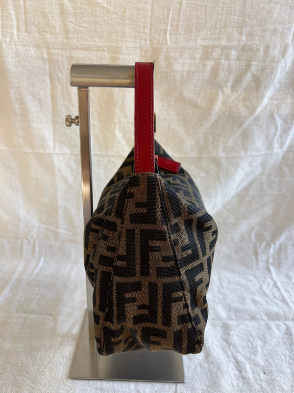 Zucca Pochette — Asa Roja · Con Dustbag